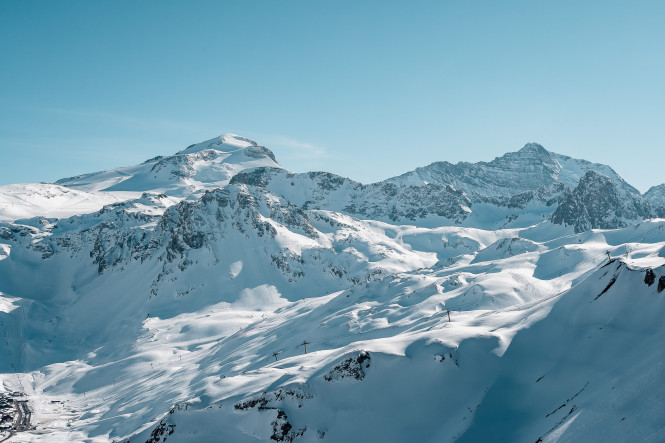 Sa jolie voisine, Tignes