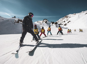 Ski and adventure school WINTER