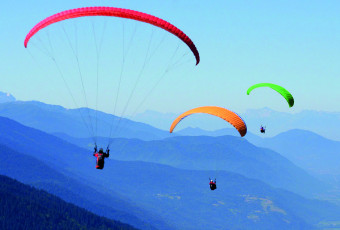 PARAGLIDING