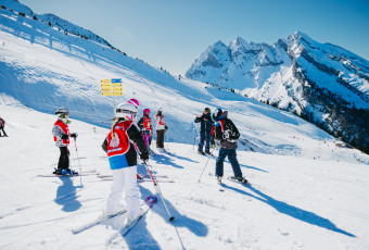 CHILDREN'S SKI GROUP LESSONS