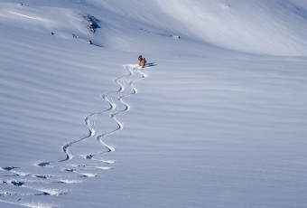 Off-piste skiing for beginners