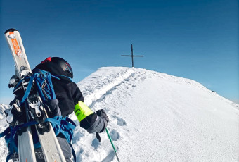 Junior Academy - Teenagers' Group ski lessons